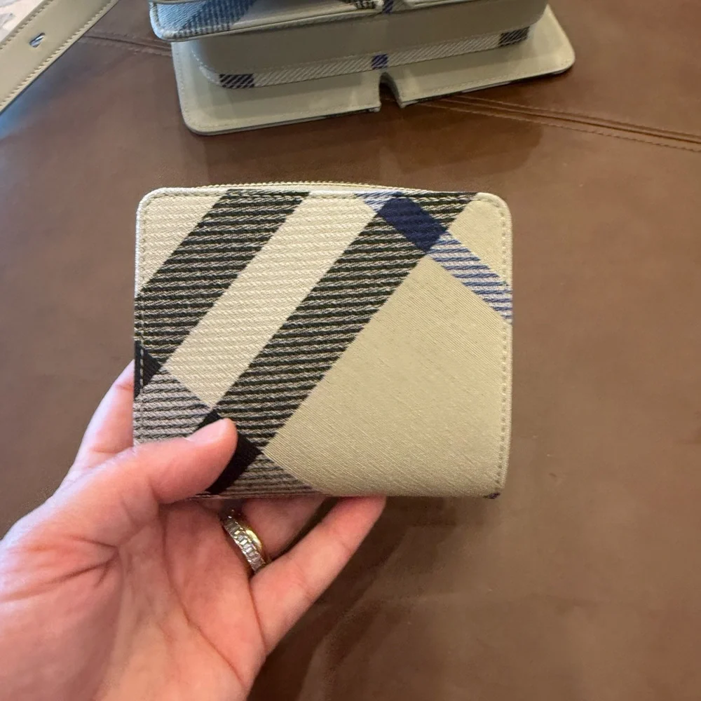 Burberry Wallet - Picture 2 of 4